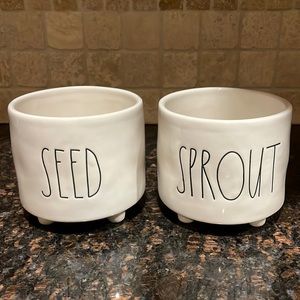 RAE DUNN Seed & Sprout Platers